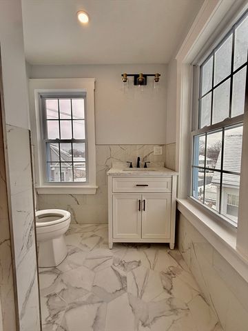 281 Elmwood Ave, Quincy, MA 02169