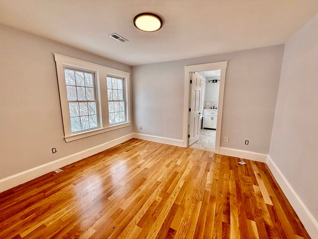 281 Elmwood Ave, Quincy, MA 02169