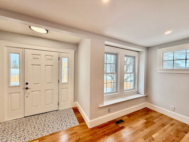 281 Elmwood Ave, Quincy, MA 02169