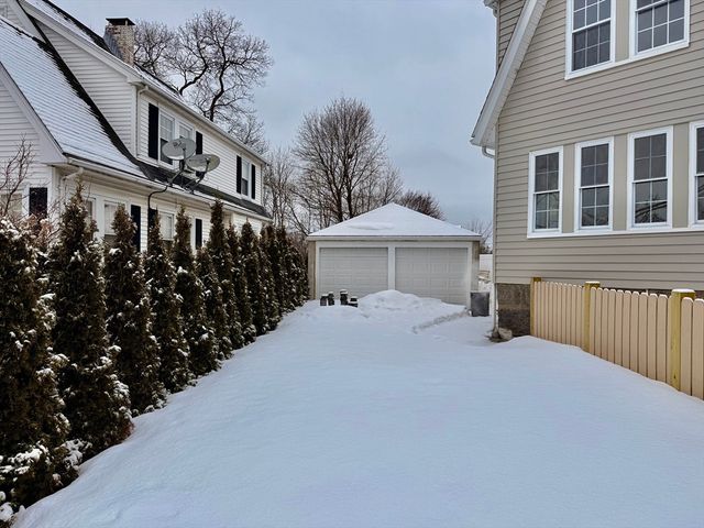 281 Elmwood Ave, Quincy, MA 02169