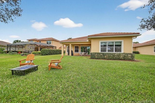 8121 SW Marin Drive, Stuart, FL 34997