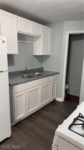 19608 Shakerwood Road, Warrensville Heights, OH 44122