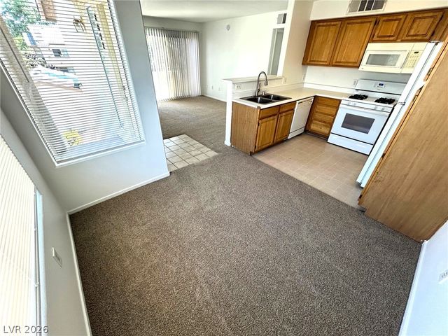 5710 East Tropicana Avenue 2092, Las Vegas, NV 89122