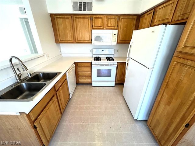 5710 East Tropicana Avenue 2092, Las Vegas, NV 89122