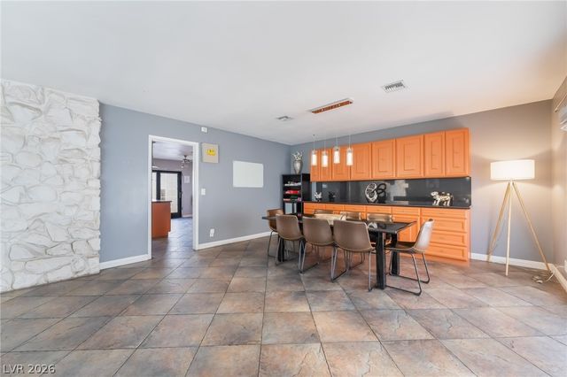 909 Cashman Drive, Las Vegas, NV 89107