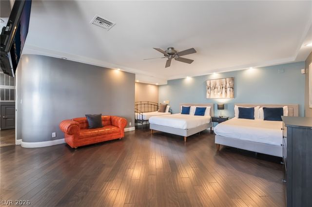 909 Cashman Drive, Las Vegas, NV 89107