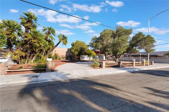 909 Cashman Drive, Las Vegas, NV 89107