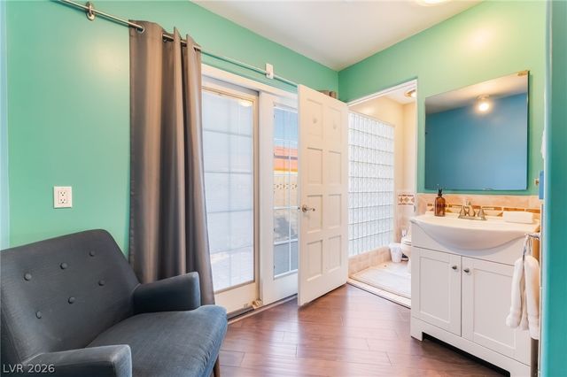 909 Cashman Drive, Las Vegas, NV 89107