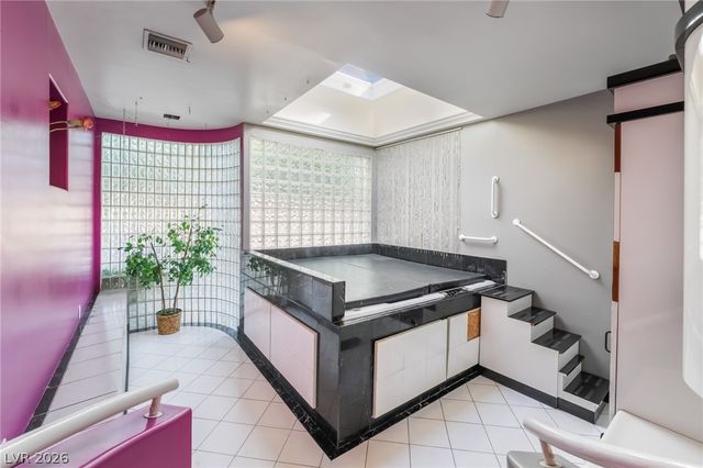 909 Cashman Drive, Las Vegas, NV 89107