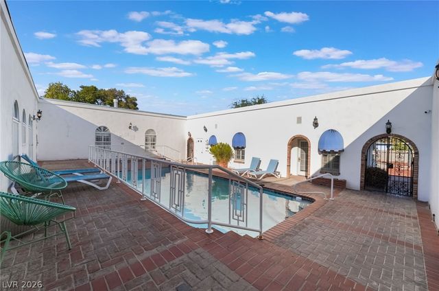 909 Cashman Drive, Las Vegas, NV 89107