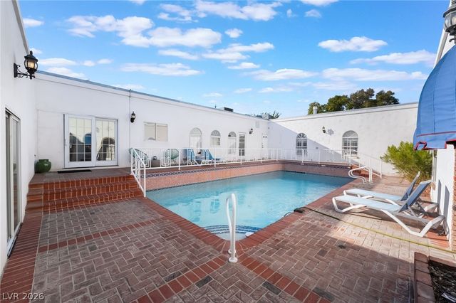 909 Cashman Drive, Las Vegas, NV 89107