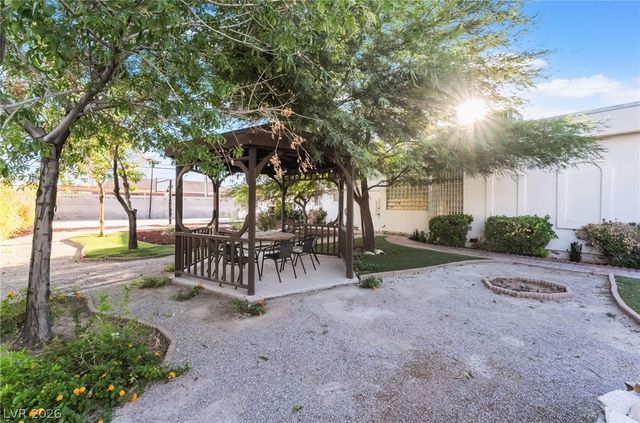 909 Cashman Drive, Las Vegas, NV 89107