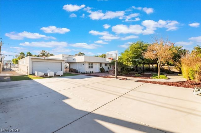 909 Cashman Drive, Las Vegas, NV 89107