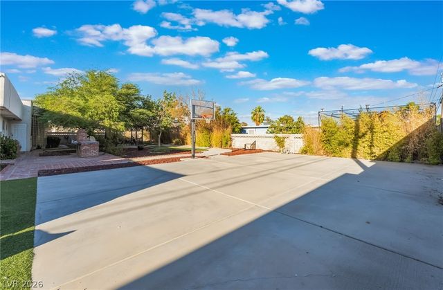 909 Cashman Drive, Las Vegas, NV 89107