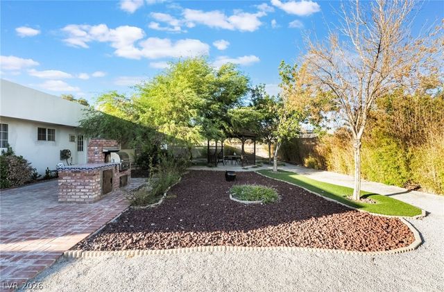 909 Cashman Drive, Las Vegas, NV 89107