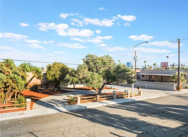 909 Cashman Drive, Las Vegas, NV 89107