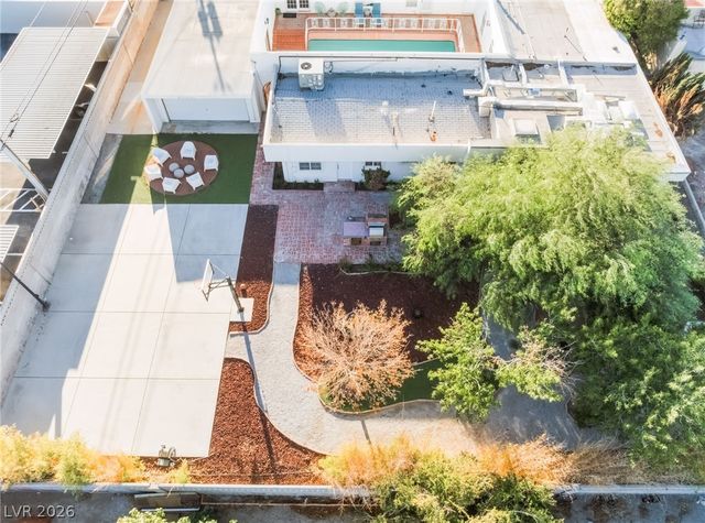 909 Cashman Drive, Las Vegas, NV 89107