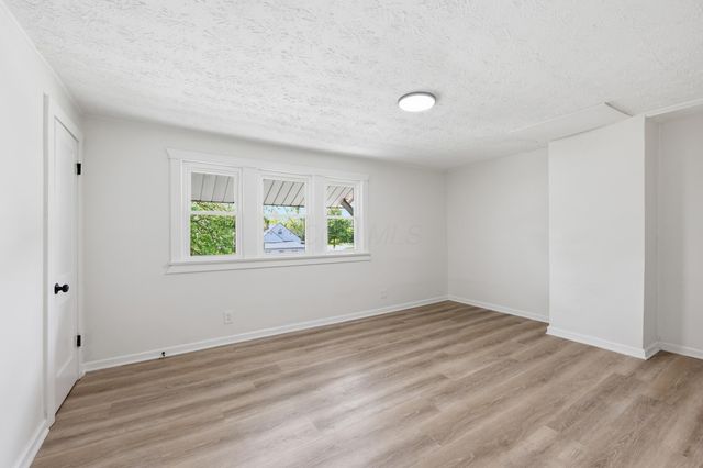 2584 Eakin Road, Columbus, OH 43204