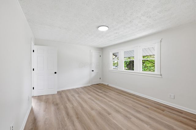 2584 Eakin Road, Columbus, OH 43204