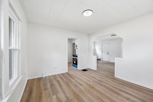 2584 Eakin Road, Columbus, OH 43204