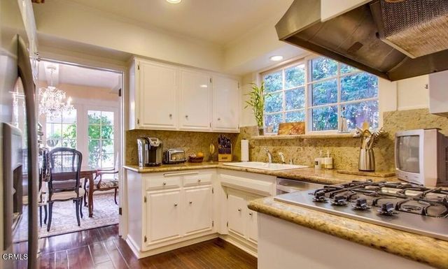 4536 Collett Avenue, Los Angeles, CA 91436