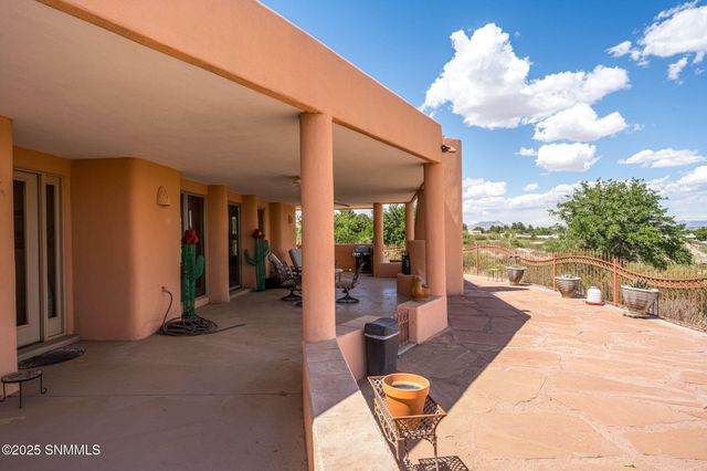 1540 Vista del Valle, Las Cruces, NM 88005