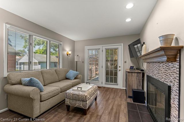2205 N Rosevere Avenue, Dearborn, MI 48128