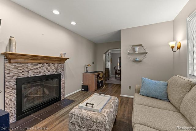 2205 N Rosevere Avenue, Dearborn, MI 48128