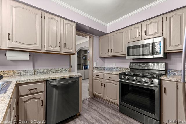 2205 N Rosevere Avenue, Dearborn, MI 48128