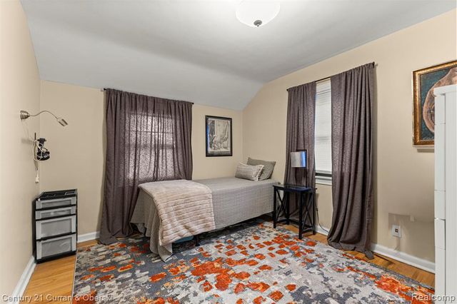 2205 N Rosevere Avenue, Dearborn, MI 48128