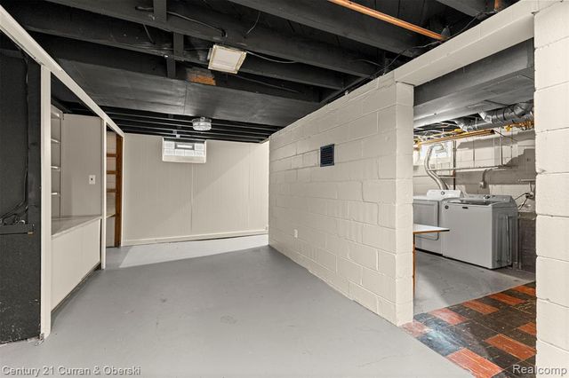 2205 N Rosevere Avenue, Dearborn, MI 48128