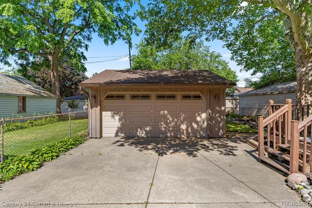 2205 N Rosevere Avenue, Dearborn, MI 48128