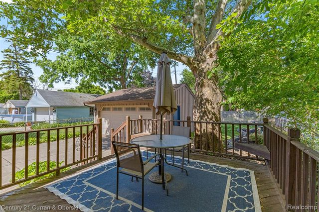2205 N Rosevere Avenue, Dearborn, MI 48128