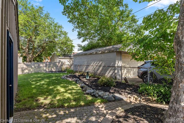 2205 N Rosevere Avenue, Dearborn, MI 48128