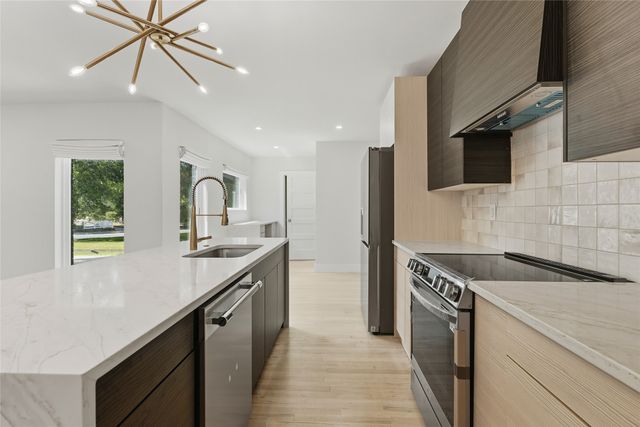 1426 Alaska Avenue, Dallas, TX 75216
