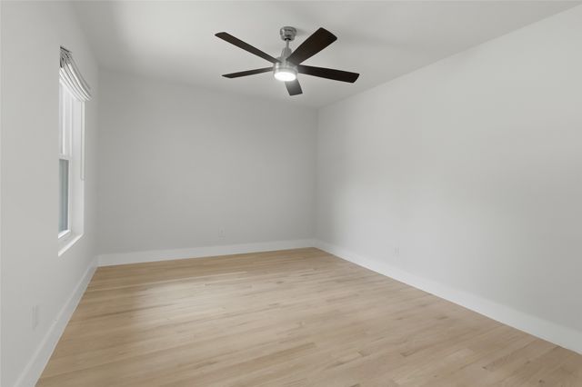 1426 Alaska Avenue, Dallas, TX 75216