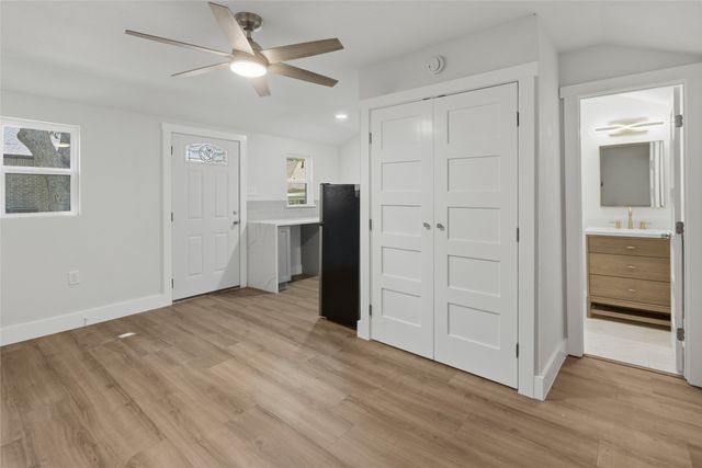 1426 Alaska Avenue, Dallas, TX 75216