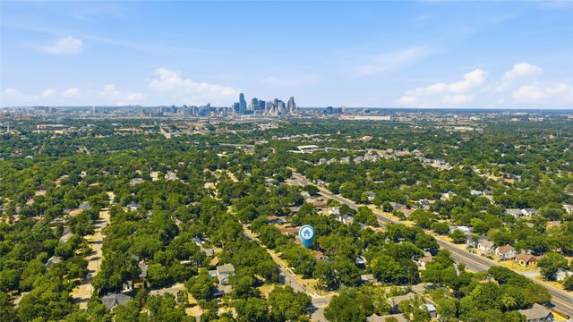 1426 Alaska Avenue, Dallas, TX 75216
