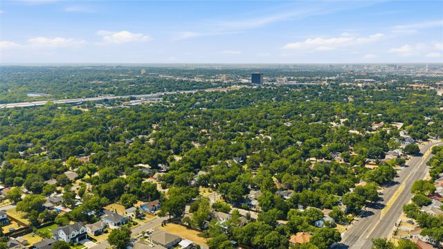 1426 Alaska Avenue, Dallas, TX 75216