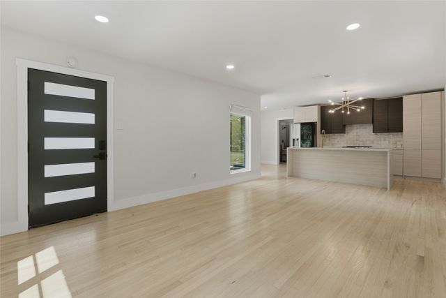 1426 Alaska Avenue, Dallas, TX 75216