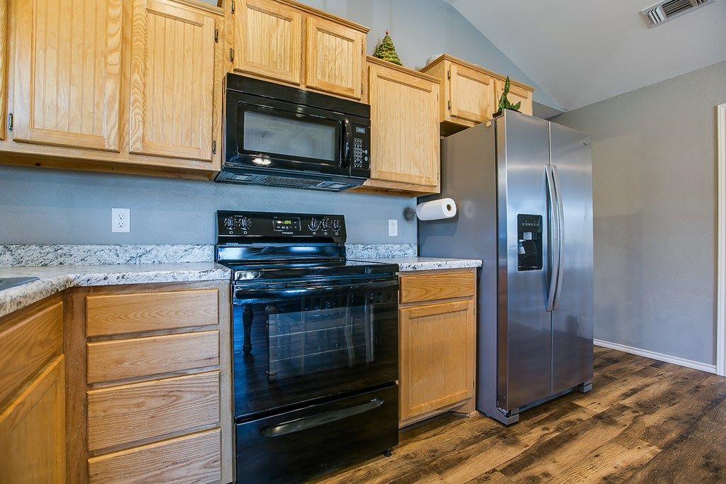 Image 11 of property listing at 621 Jones St, San Angelo, TX 76903