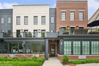 225 Burlington Avenue TH3, Clarendon Hills, IL 60514