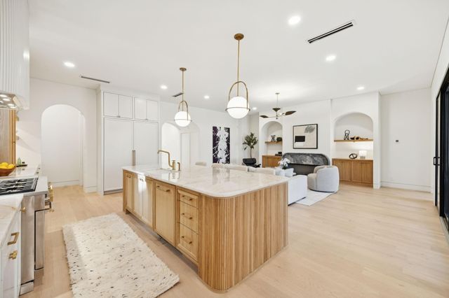 2015 Euclid Avenue, Dallas, TX 75206
