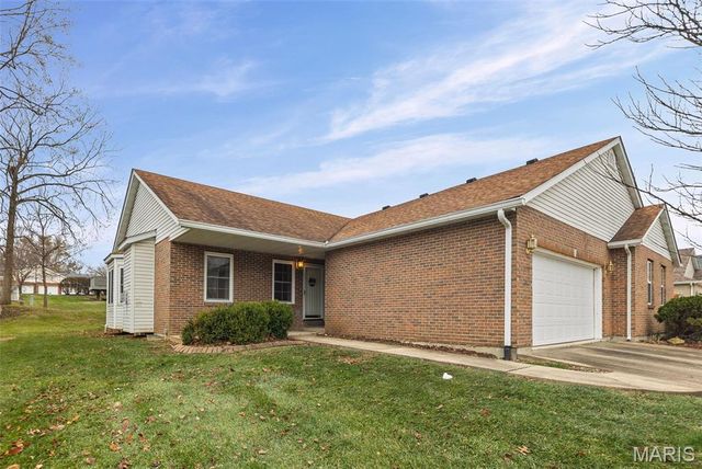 18 Crabapple Lane, Glen Carbon, IL 62034