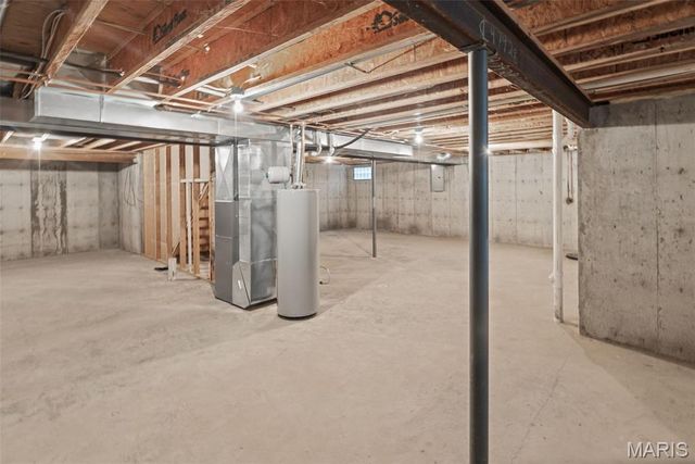 18 Crabapple Lane, Glen Carbon, IL 62034