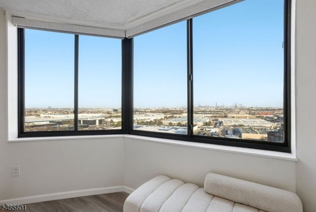 1633 Harmon Cove Tower, Secaucus Town, NJ 07094