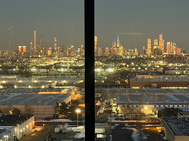 1633 Harmon Cove Tower, Secaucus Town, NJ 07094