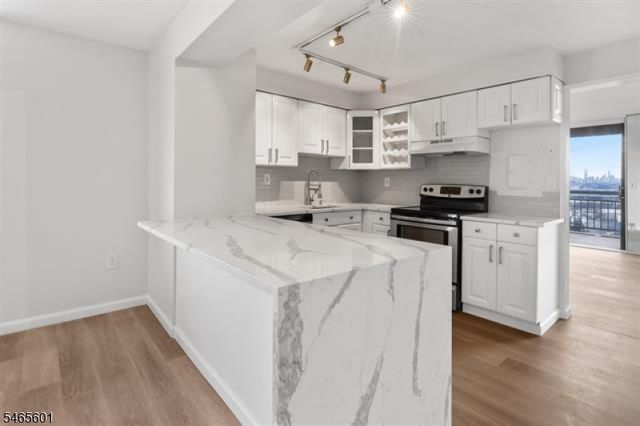 1633 Harmon Cove Tower, Secaucus Town, NJ 07094