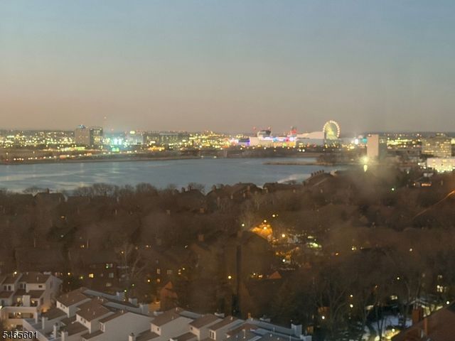 1633 Harmon Cove Tower, Secaucus Town, NJ 07094