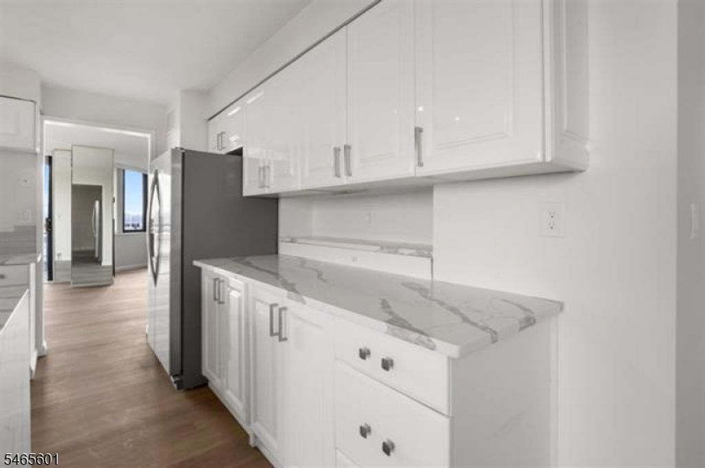 1633 Harmon Cove Tower, Secaucus Town, NJ 07094 — photo 5